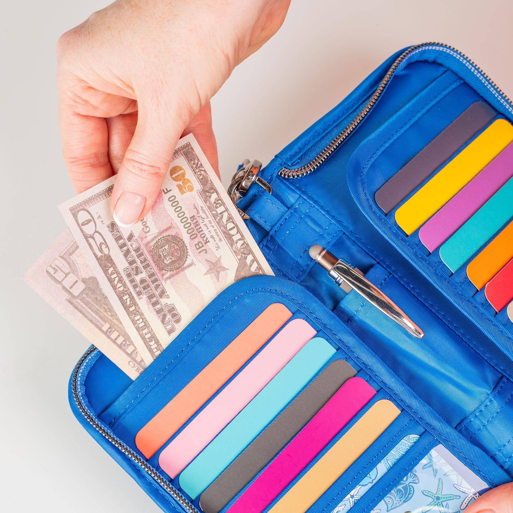 Legacy Collection Tandem SE RFID Wallet - - 24242_LegacyTandemSE_AzureBlue_Lifestyle_03